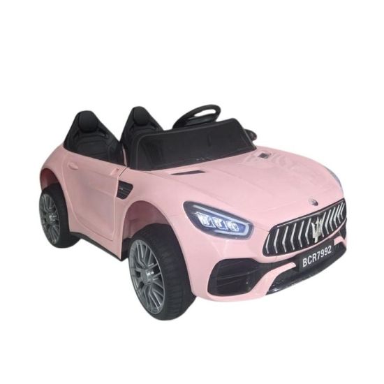 صورة سيارة سبورت وردية فخمة